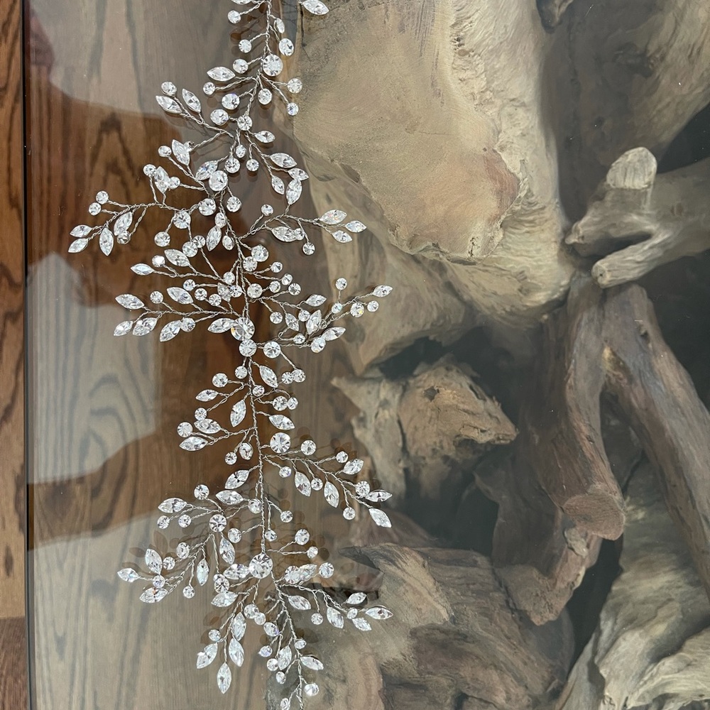 Swarovski crystal vine headpiece - Picture 16 of 16